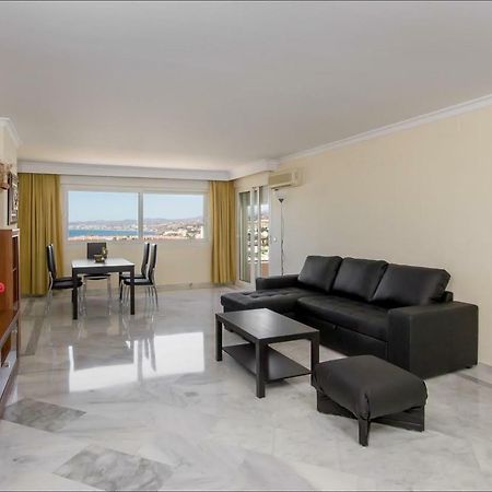 Frente Al Mar Apartment Benalmadena Bagian luar foto