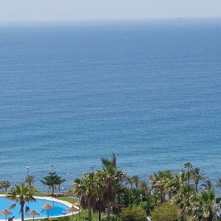 Frente Al Mar Apartment Benalmadena Bagian luar foto