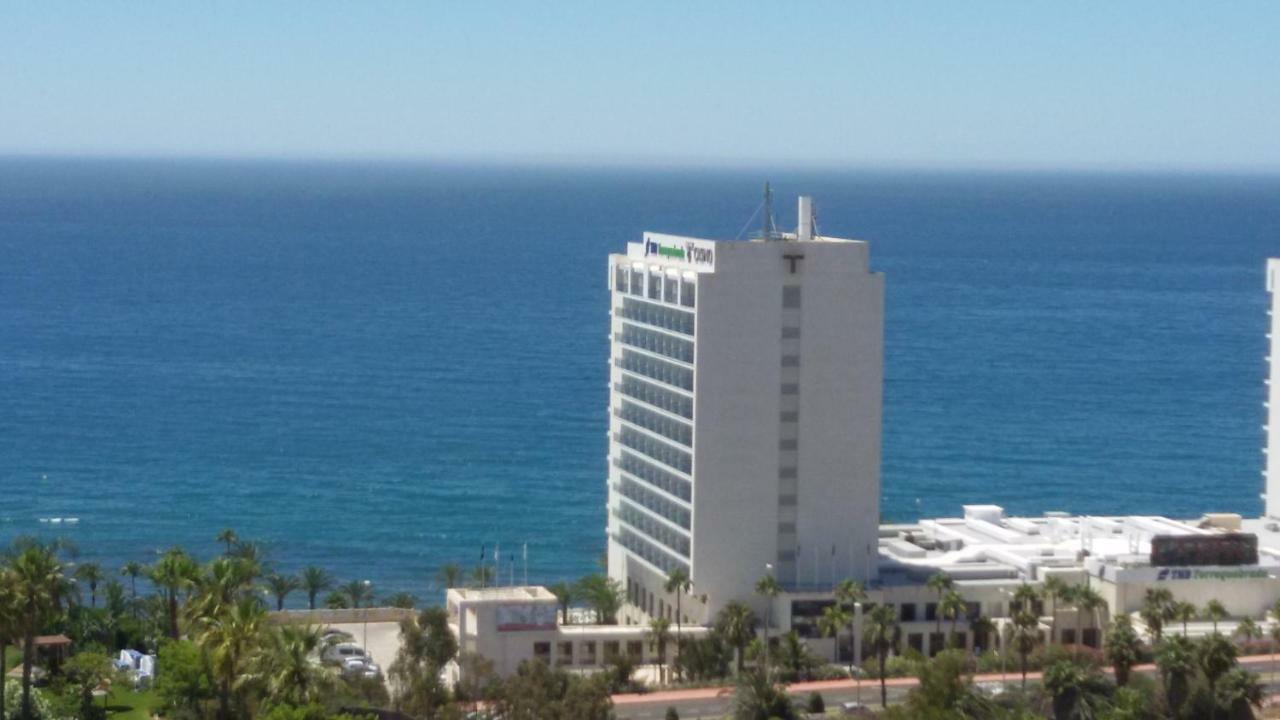 Frente Al Mar Apartment Benalmadena Bagian luar foto
