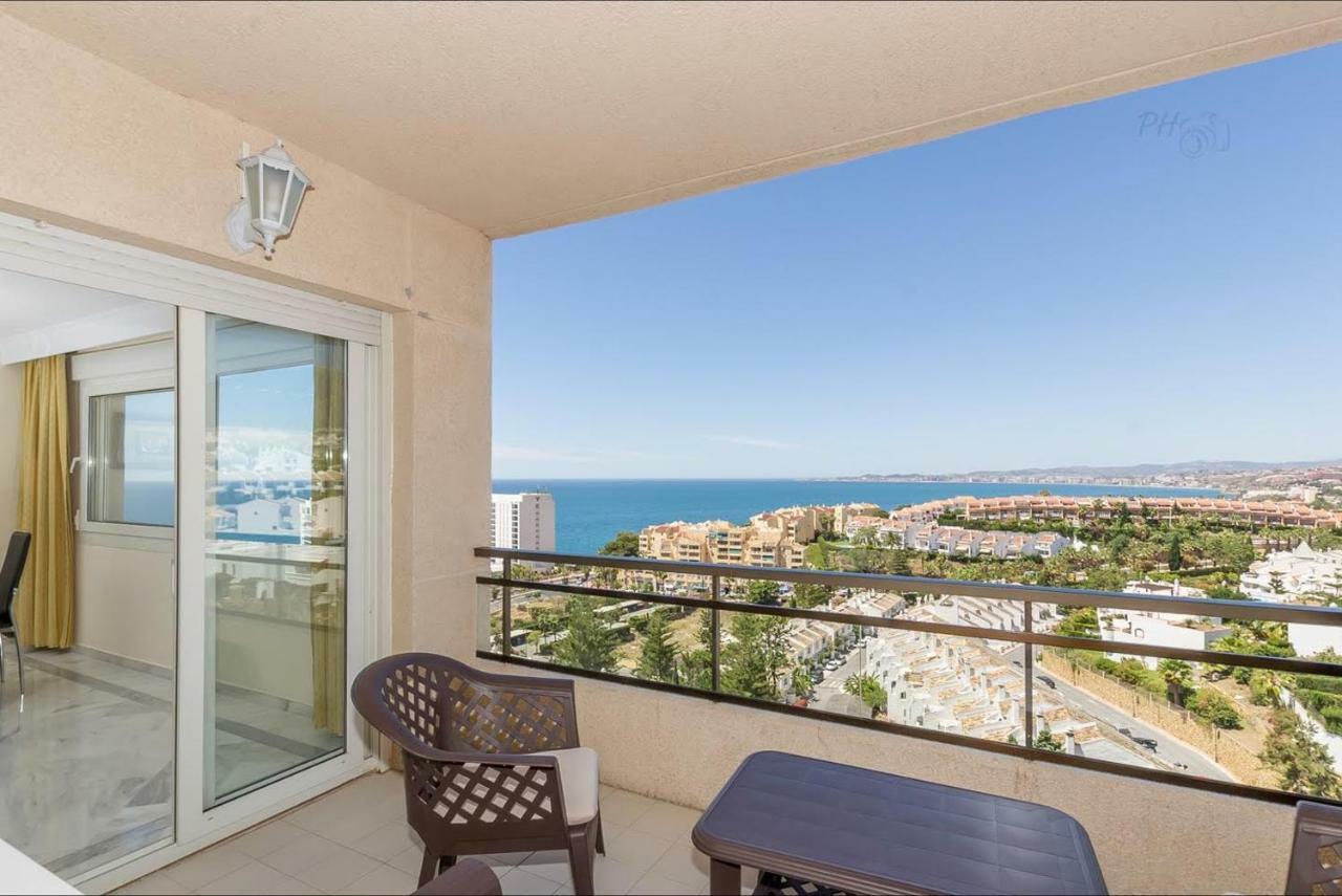 Frente Al Mar Apartment Benalmadena Bagian luar foto