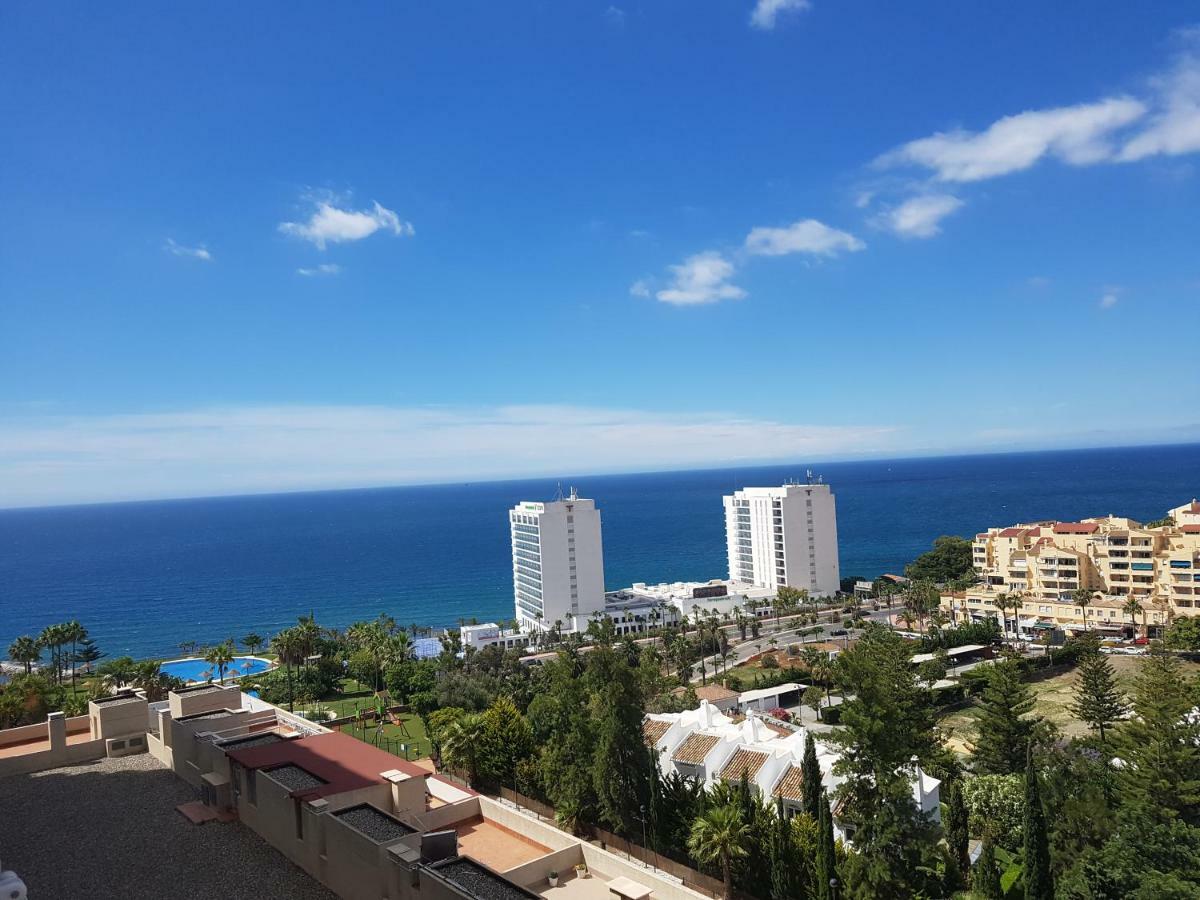Frente Al Mar Apartment Benalmadena Bagian luar foto